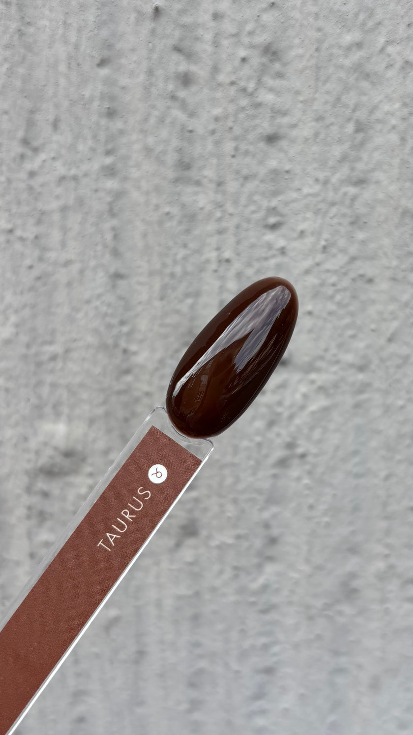 THE COLOR TO BUILD
 „Taurus/Stier“