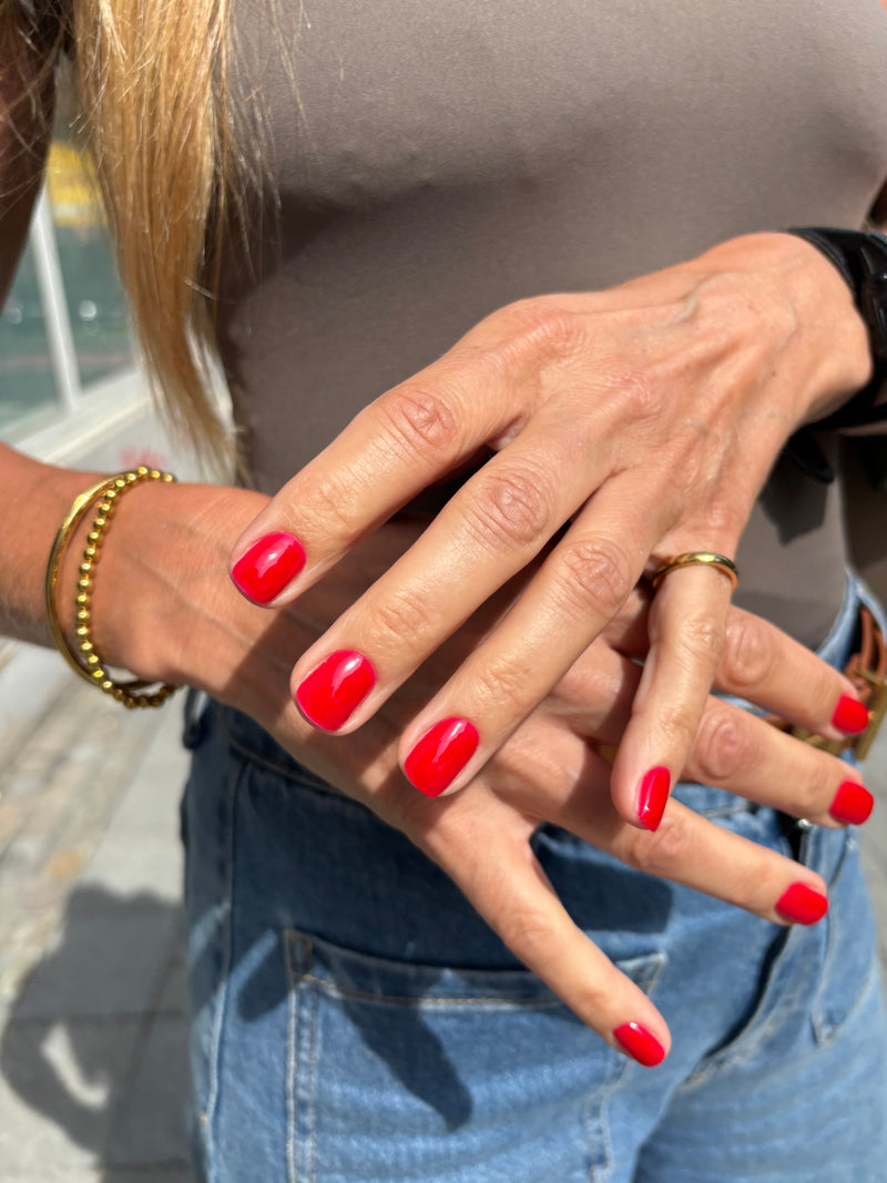 THE COLOR TO BUILD
 "Feminity"