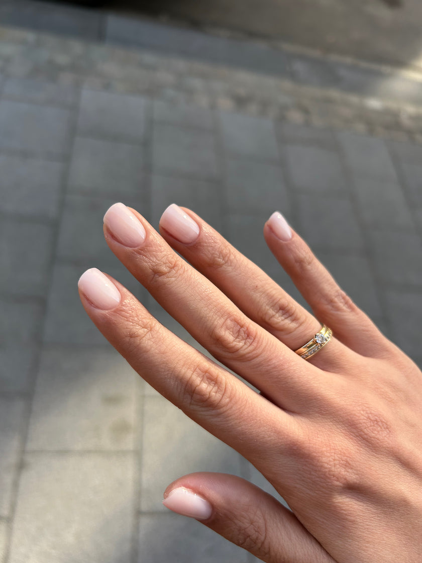 THE COLOR TO BUILD “First Love”