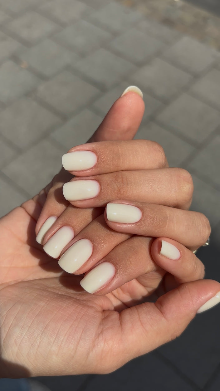 THE COLOR TO BUILD “banana milkshake” 🍌