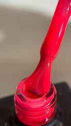 Alisa Nails UV-Base Red Color – Perfekte Basis für deine Maniküre  Die Alisa Nails UV-Base Red Color sorgt für eine langanhaltende, gleichmäßige Basis für deine UV-Maniküre. Ideal für starke Haftung, intensive Farbe und perfekten Glanz. Geeignet für professionelle Anwendungen und Zuhause.