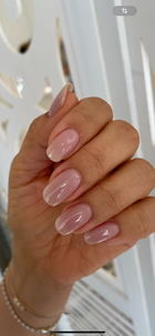 Unser BIAB (Builder Gele) bietet die ideale Grundlage für eine widerstandsfähige und langanhaltende Maniküre. Perfekt für Kunden, die natürliche Stärke und Haltbarkeit suchen, ohne auf Flexibilität und ein gepflegtes Finish zu verzichten. Im Alisa Nails Shop finden Sie hochwertige BIAB-Produkte, die Naturnägel schützen und ideal als Basis oder allein als dezente, stabile Maniküre verwendet werden können. 