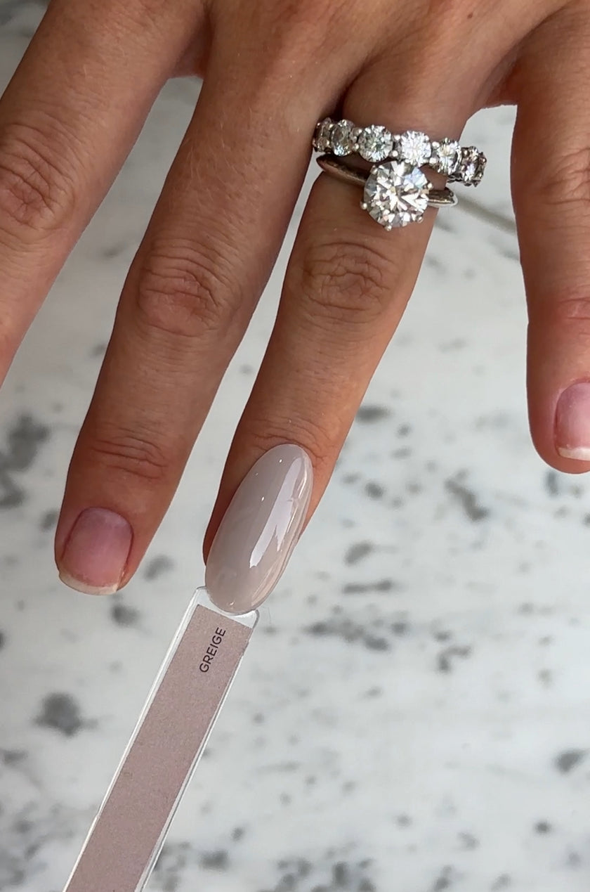 THE COLOR TO BUILD ''Greige''