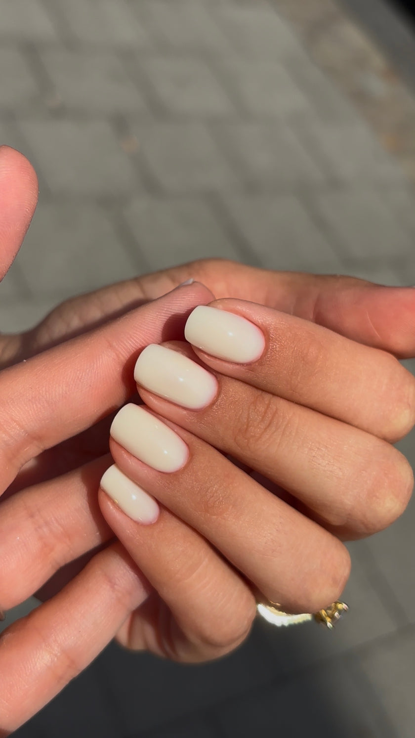 THE COLOR TO BUILD “banana milkshake” 🍌