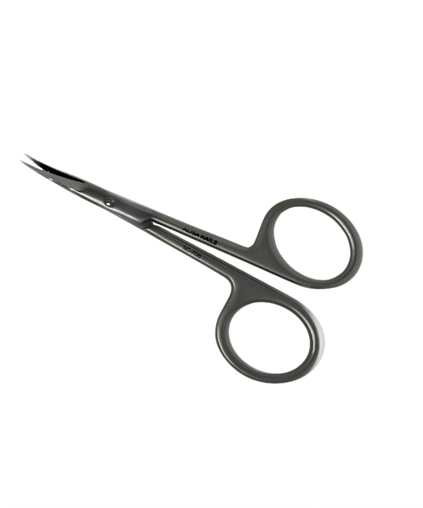 Die Nagelhautschere von Alisa Nails überzeugt durch präzise, handgeschliffene Klingen, die ein exaktes Schneiden der Nagelhaut ermöglichen. Ihr ergonomisches Design sorgt für einen komfortablen Griff und maximale Kontrolle bei der Arbeit. Gefertigt aus rostfreiem Edelstahl ist sie langlebig, hygienisch und leicht zu reinigen. Ein unverzichtbares Werkzeug für professionelle und perfekte Ergebnisse in deinem Nagelstudio!