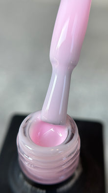 The UV Base Coat by Alisa Nails is the ideal foundation for a long-lasting and flawless manicure. It ensures optimal adhesion of UV gel or UV polish and helps prevent chipping. The base coat is easy to apply, self-leveling, and cures under UV or LED light. Suitable for all nail types, it protects the natural nail from discoloration and provides a smooth finish, significantly extending the durability of your manicure.